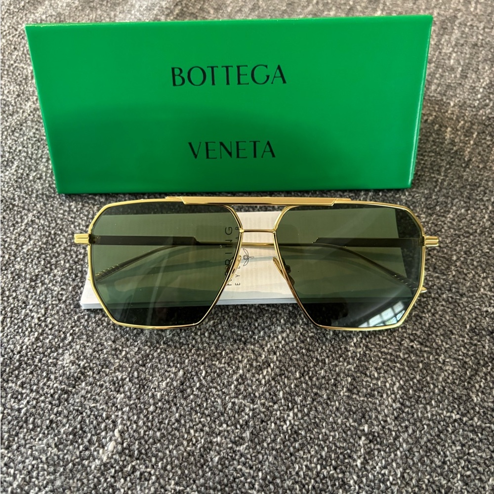 Bottega Veneta sunglasses! Unisex!